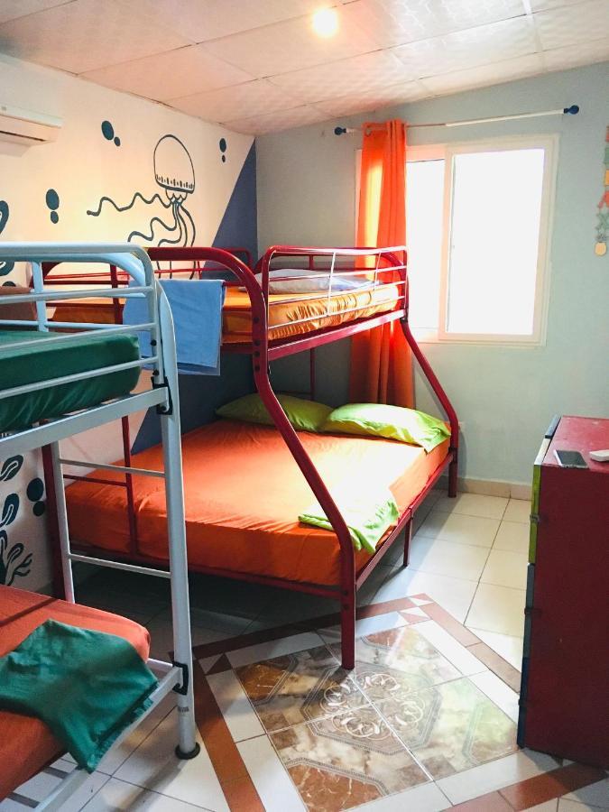 Taca Tucan Hostel Плайя-Бланка Экстерьер фото
