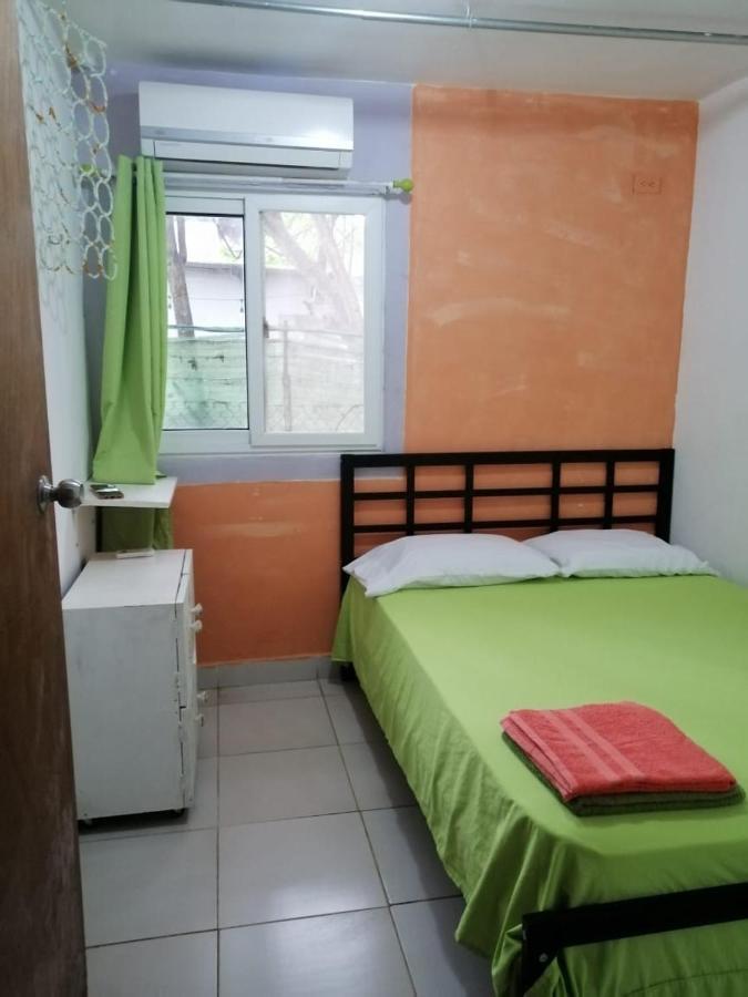 Taca Tucan Hostel Плайя-Бланка Экстерьер фото